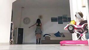 moves like that she should have more than one kid lol