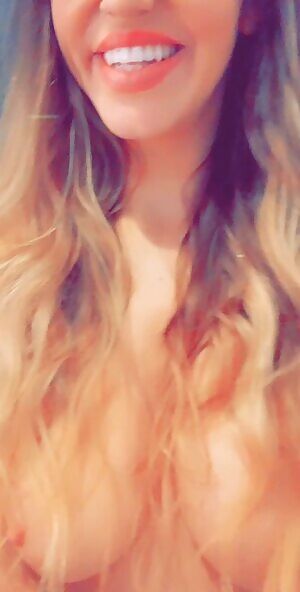 Smiling & hair lirting are my only moves