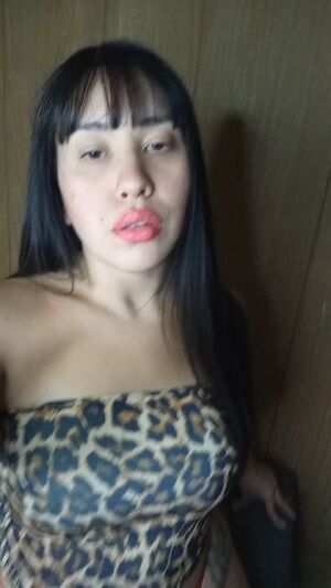 Mom Bods HotCurvyWife Hotwife Housewife MILF