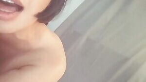 It's hot and I'm feeling frisky. 🐱