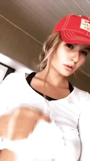 Titty reveal on Twitter