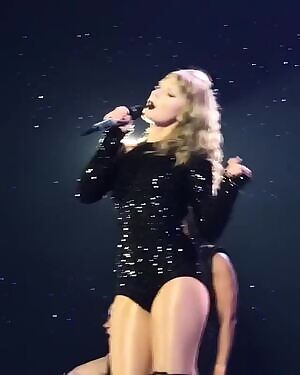 My first load of the new decade went to Taylor & that magnificent booty 😋