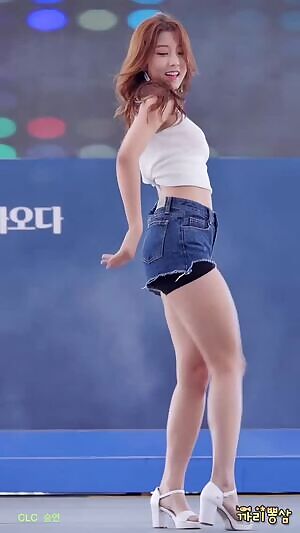 CLC Seungyeon Cute and Sexy