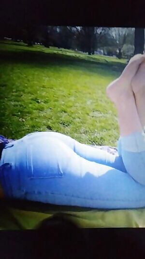 How not to cum on this great girl, nice ass, nice feet, just jizz it! If you want me to tribute your girl just send me her best pics at kik: worthyour ✌️