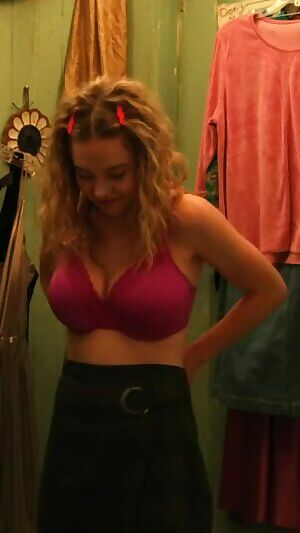 Sydney Sweeney in Everything Sucks!