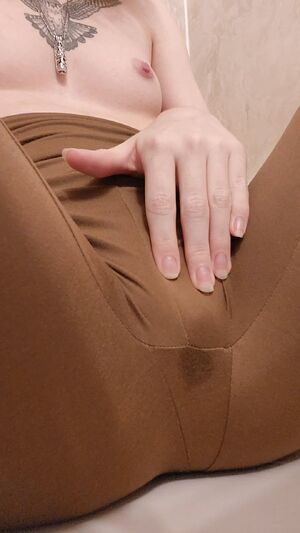 Wetting Pee Peeing Piss Pissing