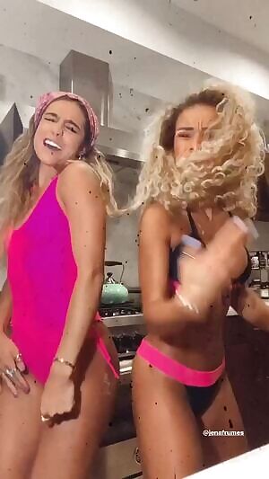 Some lesbian twerking action from Sommer