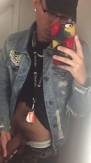 Someone should have helped me in the airplane bathroom;)