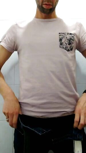 Just a nice guy with a nice beard....🧔🏻 37 M4F