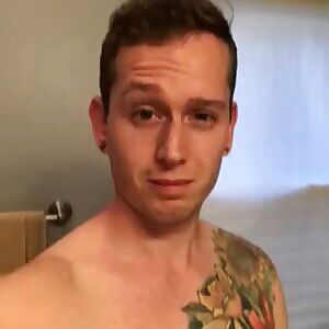 I've been posting a lot of my ass, but I'm vers and horny, sooo..