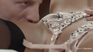 Squirt For Me - Apolonia Lapiedra