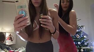 Leons Angels vaping for Xmas