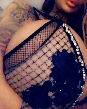 Nicki Valentina Rose