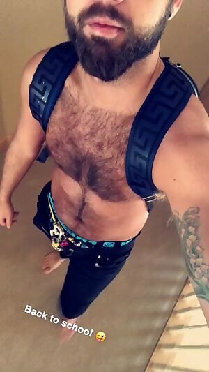 Forgot my shirt 🤷🏻‍♂️