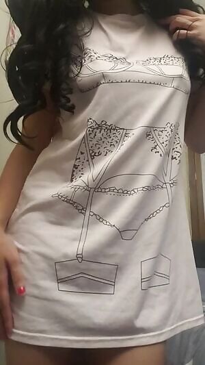 ✨ Just rolled out of bed. Still sleepy, but I'd love to start the new month with an orgasm or two ;) 💦