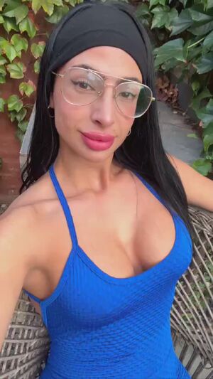 Fake Lips AmputeeGirl Bimbo Dominafitness Fit