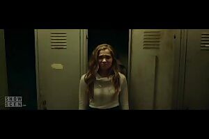 Haley Lu Richardson's Bra Plot in 'Split'