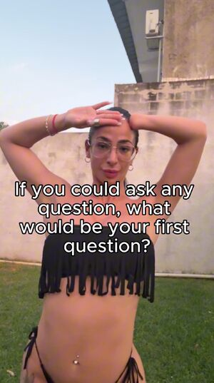 Amputee Obsession Amateur AmputeeGirl Bikini Caption