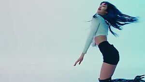 Too hot to handle. BLACKPINK - LISA