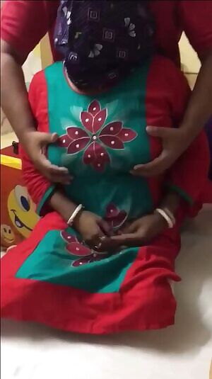 Indian huge boobs really well hidden reveal