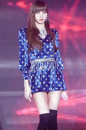 BlackPink - Lisa: That Look and Those Legs