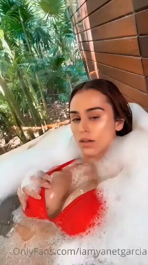 Fashion Models Big Tits Bikini Model