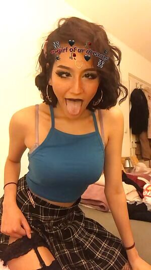 no filter, just a crown this time 🌹