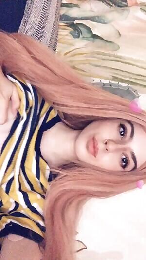 This friendly college girl is ready to play with you, vanilla or domme! //