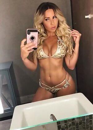 Sexy Camelia