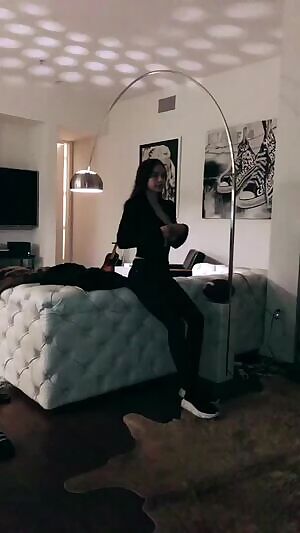 The Jiggly Sophie Mudd