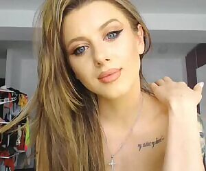 Plz let me know her name