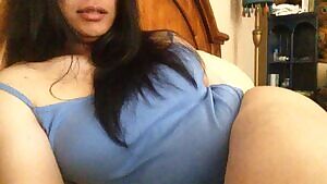 Thick bitch wants it bad 😈