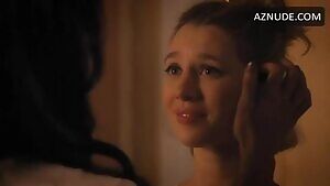 Rosario Dawson and Yael Grobglas in Jane The Virgin