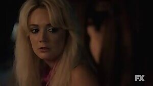 Emma Roberts and Billie Lourd kiss