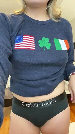 Erin go bra-less 🤣🍀😍