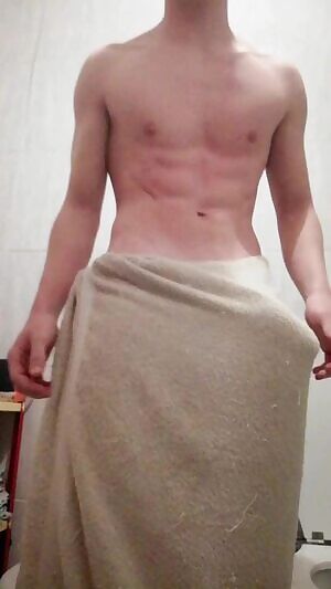Got out of the shower horny af and now I need a hole to fuck... Any offers?