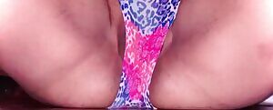 I really wish I had a nice hung daddy to fill up my pretty fat pussy xx