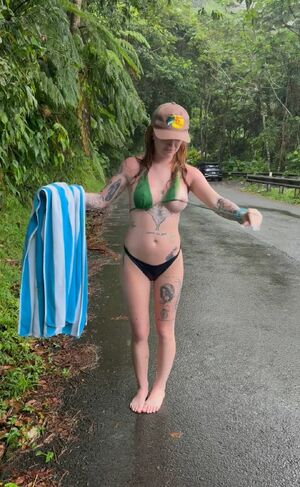 Embarrassed Naked Females Amateur Landing Strip