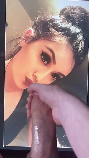 I love stroking my bwc to Paige 🤤 Comment or Pm if you want to see me stroke on video chat.