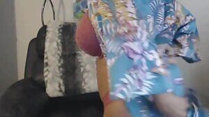 Doing a Ass reveal in my office 🍑👈 xx 54yo  🇦🇺