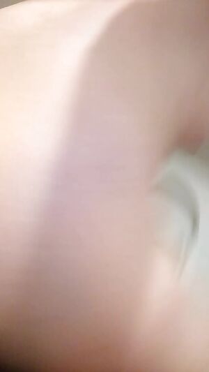 I love bouncing my juicy ass on a BBC. My pussy is free use for any hung DC or Nova bulls. Dm me.