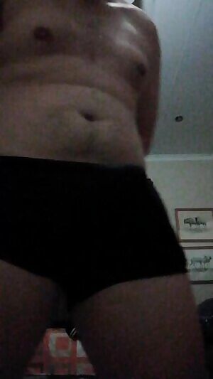 27 M4F. Friday night boner from the wilds of South Africa... Ladies, feeling adventurous