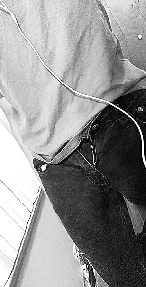 I hadn’t worn jeans in a long time, now I remember why 😩