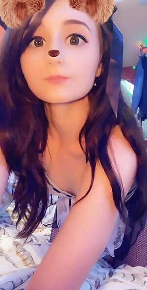 Butt jiggling maid ahegao ft. My friend in the back! More on my insta chibiluvbug