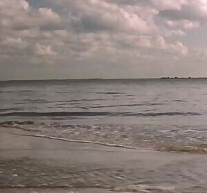 Jessica Tandy's jiggling sideboob at 84