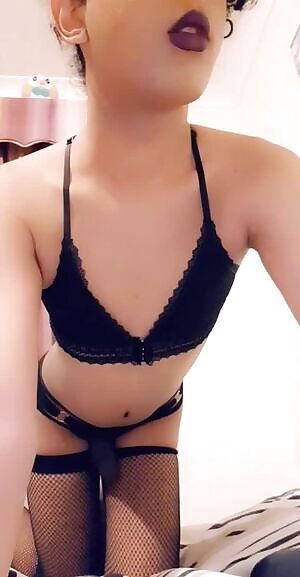 Who wants to fill my mouth next 💦