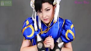 Chun Li fucks & squirts on thick cock