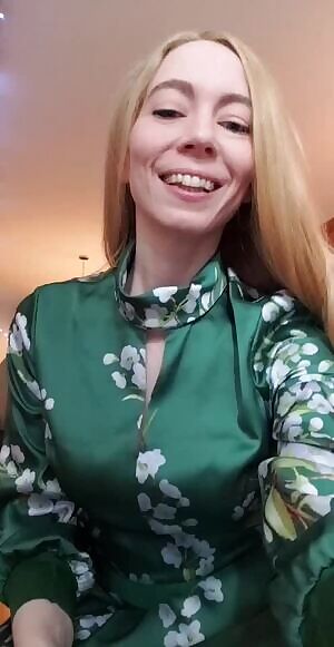 This dress was too fancy to wear to the office for St Paddy's Day. And yes, my office is still open and I will be reporting to work as normal! 43