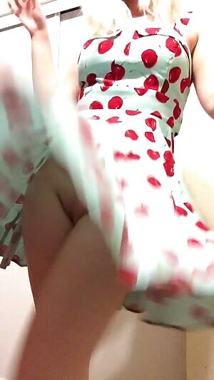 Your 1950’s housewife got a little risky while you were at work. 😘