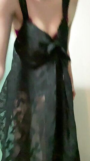 i know you love my stripping videos 😈 here’s what i wore to the club last night 🖤